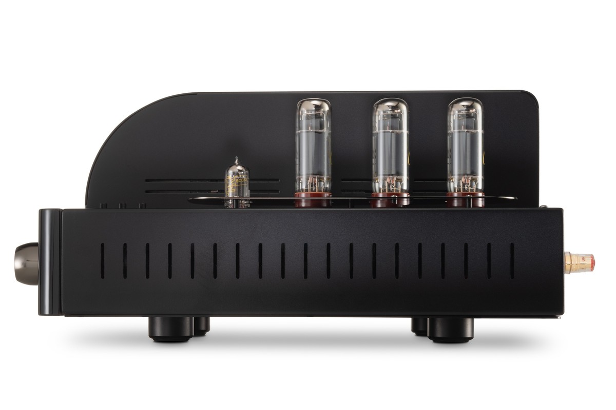 Profil de l'amplificateur avec trois tubes KT77 alignés