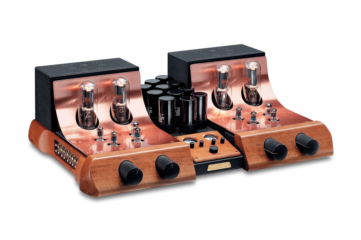 Amplifier in two blocks with copper plates and cherry fronts, three-quarter view