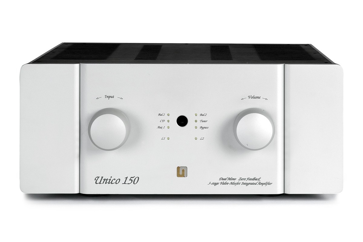 Silver front panel with input selector, volume control and logo