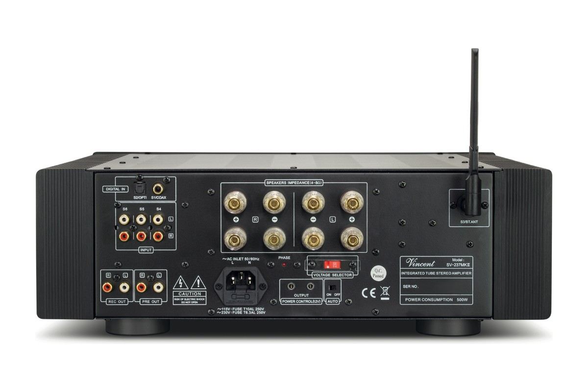Full rear connection panel, digital and analogue inputs