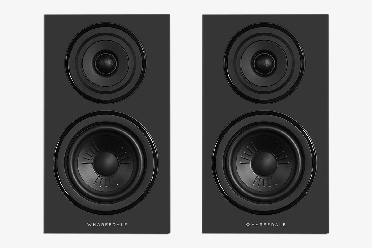 Two black Wharfedale DIAMOND 12.1i seen from the front, with their tweeter and 5-inch bass driver
