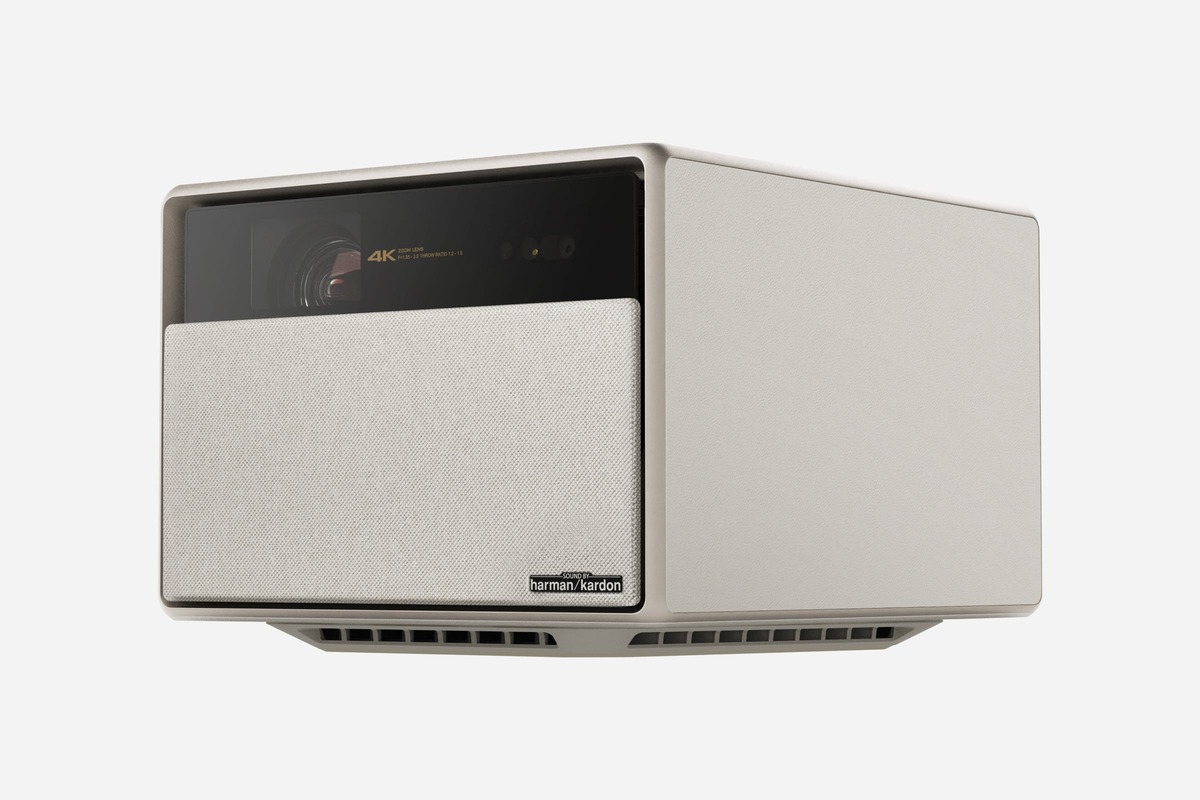 Lens and front panel of the XGIMI HORIZON Ultra, three-quarter view