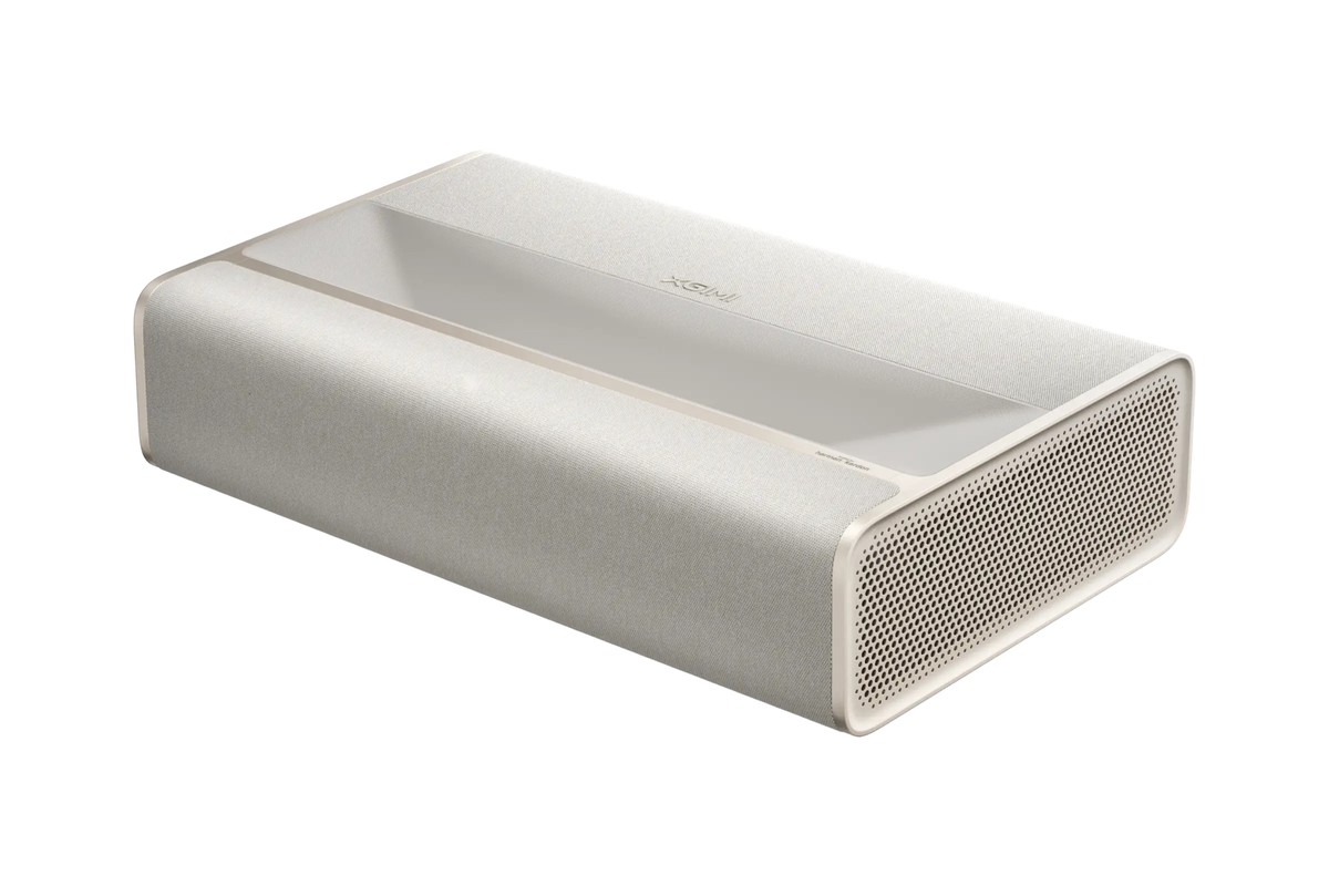 Projecteur laser ultra courte focale couleur sable, vu de trois quarts