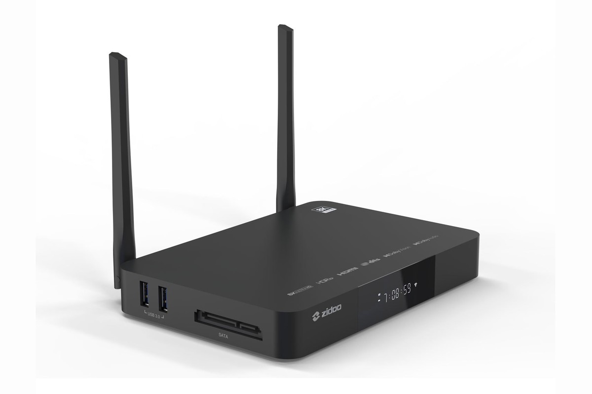 Fianco sinistro con porta SATA e due porte USB 3.0, antenne alzate
